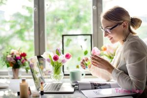 10 lợi ích tuyệt vời khi có hoa trong văn phòng của bạn