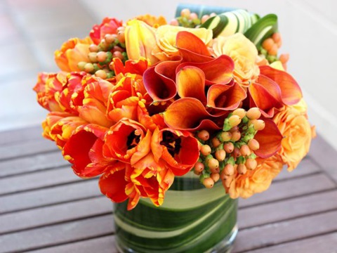 3 cách cắm hoa để bàn đẹp bắt mắt cho ngày lễ