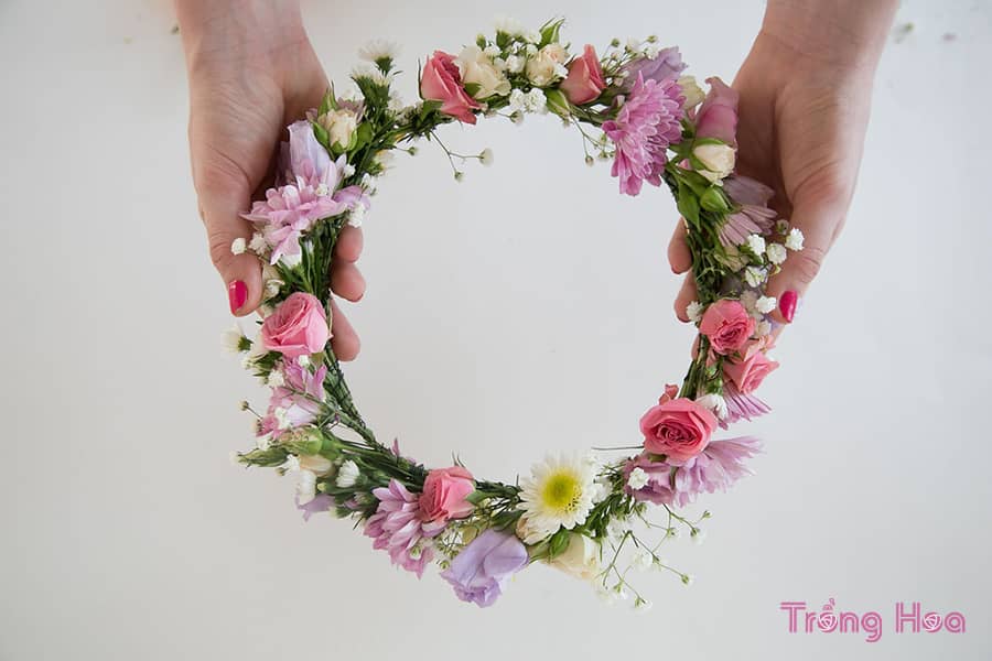 cách làm vòng hoa đội đầu cho dạ hội
